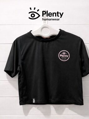 PLENTY HUMANWEAR Black Graphic Tee Cropped Fit Size M